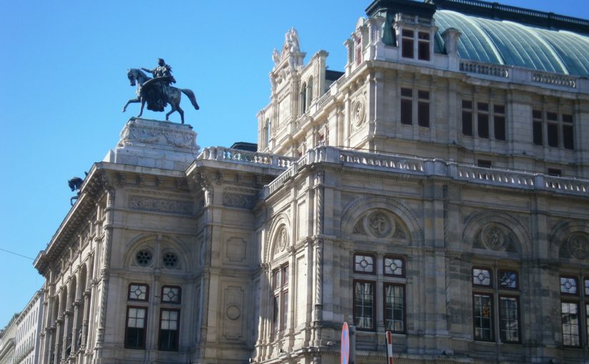 Kulturberichterstattung & Fachartikel - Dach der Wiener Staatsoper
